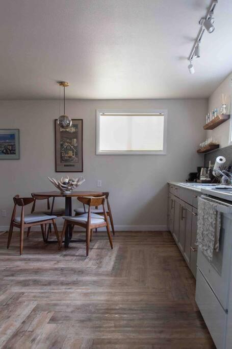 Apartamento Fireweed Gardens In Roger'S Park Anchorage Exterior foto