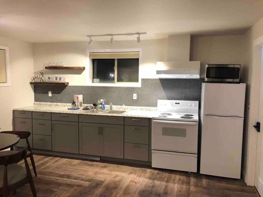 Apartamento Fireweed Gardens In Roger'S Park Anchorage Exterior foto