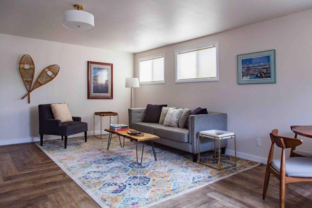 Apartamento Fireweed Gardens In Roger'S Park Anchorage Exterior foto